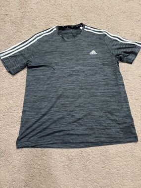Adidas Men’s Gray Heather Performance Tee with Three-Stripe Shoulder